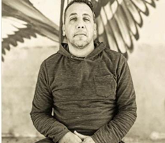 LA UNÁNIME FRAGANCIA DEL VERBO EN FLOR, ensayo de Darío Amaral